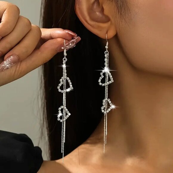 Heart Dangle Silver Tone‎ Earrings NEW - Picture 1 of 3